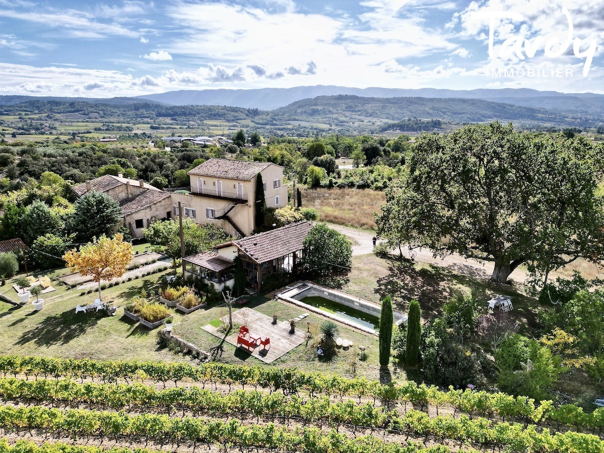Bastide ancienne au milieu des vignes avec vue sur le Luberon - 84490 SAINT SATURNIN LES APT - Saint-Saturnin-ls-Apt