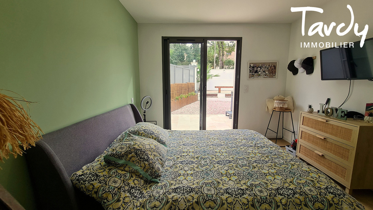 Villa contemporaine - 30650 SAZE - ROCHEFORT DU GARD