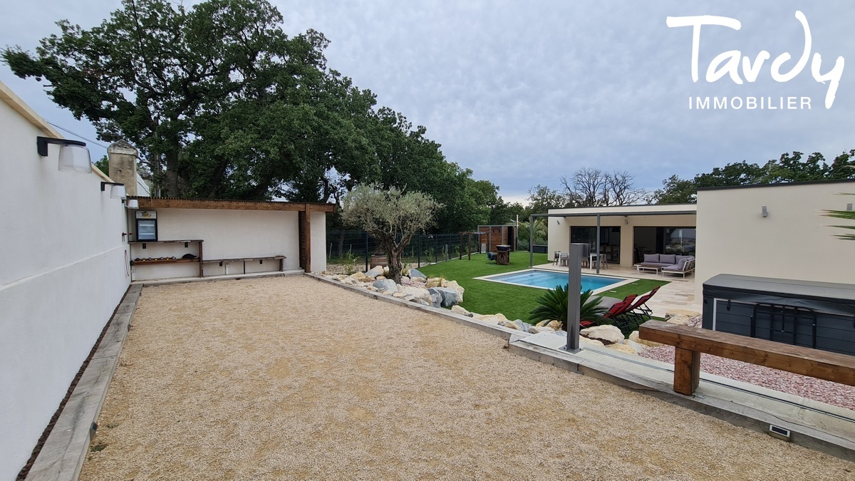 Villa contemporaine - 30650 SAZE - ROCHEFORT DU GARD