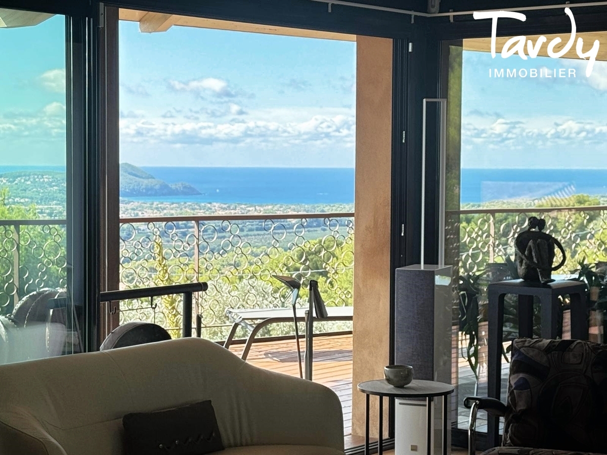 Contemporaine vue mer panoramique - 83740 LA CADIERE D'AZUR - La Cadi�re-d'Azur - LA CADIERE D'AZUR TARDY IMMOBILIER