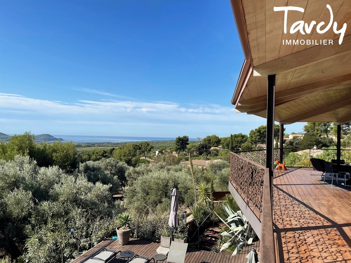 Contemporaine vue mer panoramique - 83740 LA CADIERE D'AZUR - La Cadi�re-d'Azur - PATTE BLANCHE TARDY IMMOBILIER