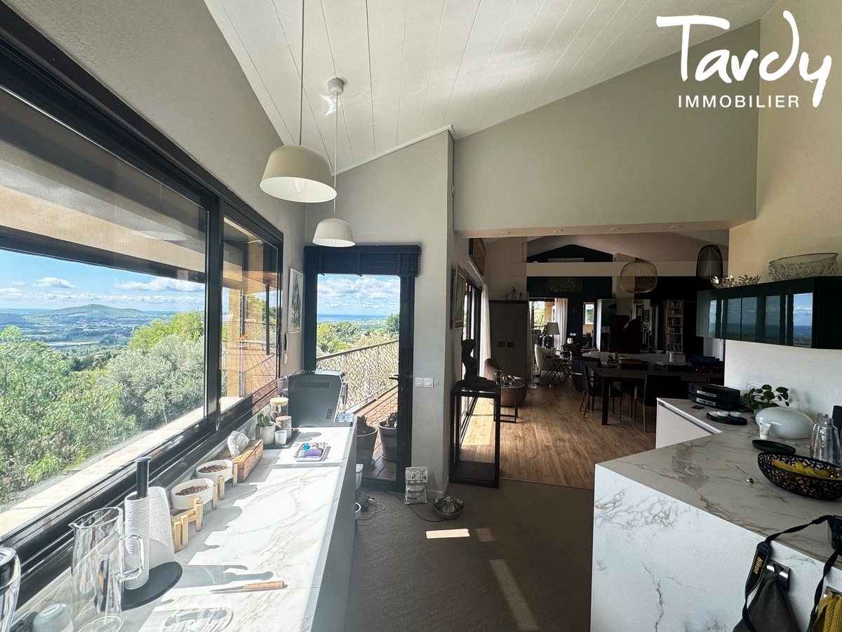 Contemporaine vue mer panoramique - 83740 LA CADIERE D'AZUR - La Cadi�re-d'Azur