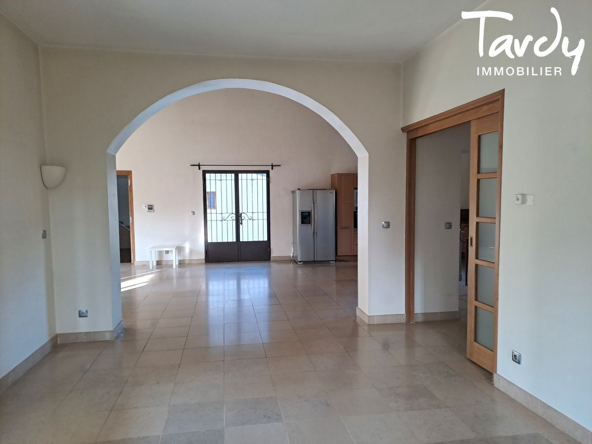 Bastide rcente - proche centre ville - 13 100 AIX EN PROVENCE - Aix-en-Provence