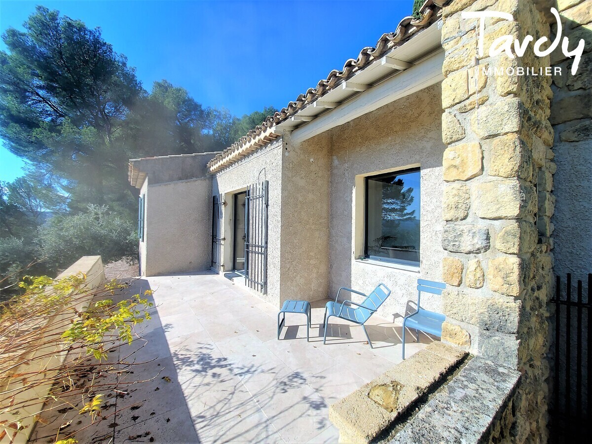 Villa avec finitions - vue imprenable - 84530 VILLELAURE - Lourmarin