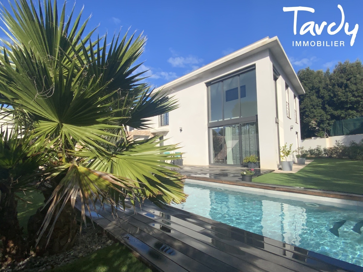 Villa moderne, proche commerces et port du Brusc - 83140 SIX FOURS LES PLAGES  - Six-Fours-les-Plages