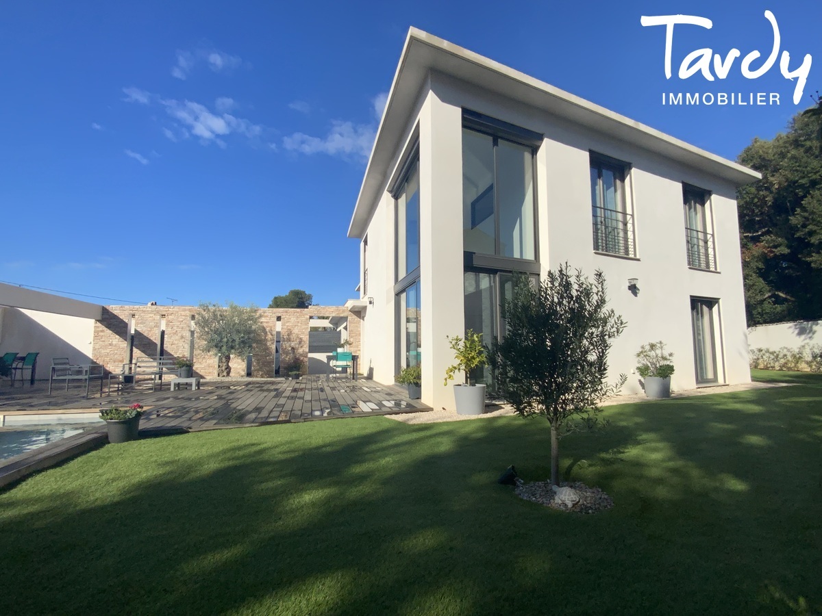 Villa moderne, proche commerces et port du Brusc - 83140 SIX FOURS LES PLAGES  - Six-Fours-les-Plages