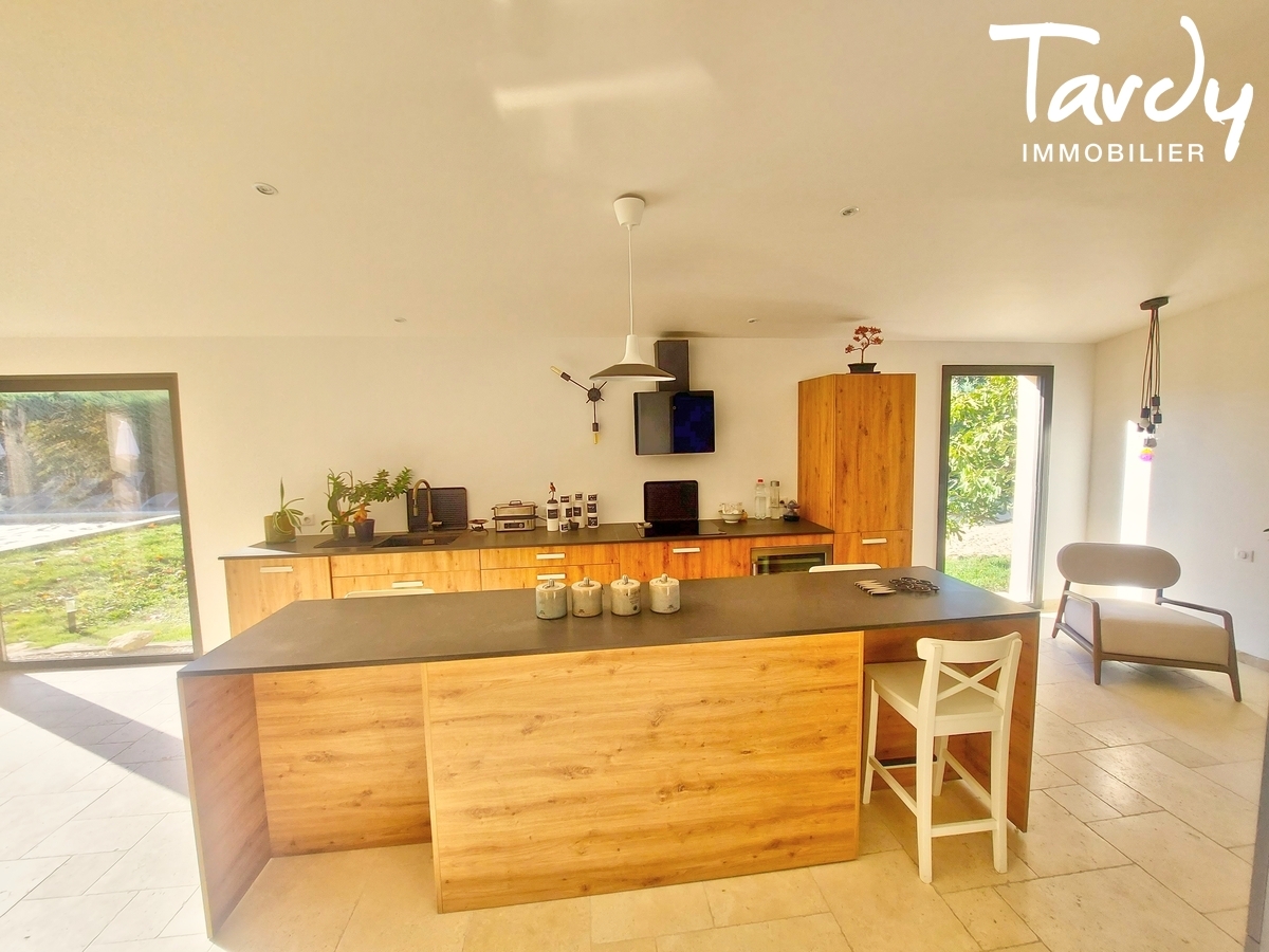 Maison de caractre - village  pied - 84 160 LOURMARIN - Lourmarin