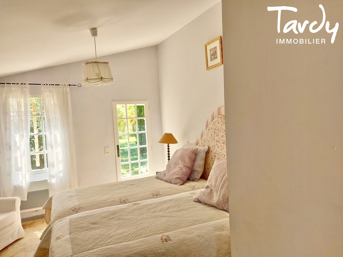 Maison de caractre - village  pied - 84 160 LOURMARIN - Lourmarin