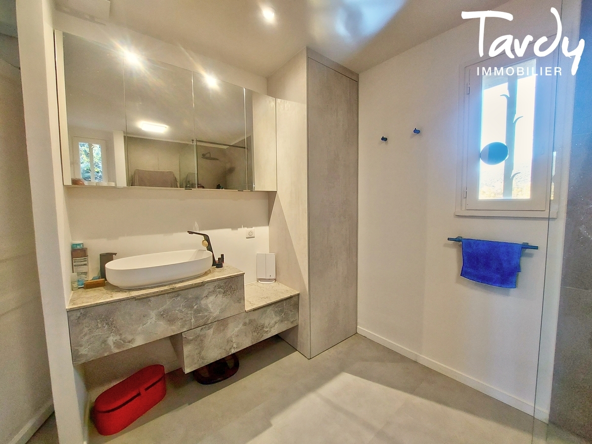 Maison de caractre - village  pied - 84 160 LOURMARIN - Lourmarin