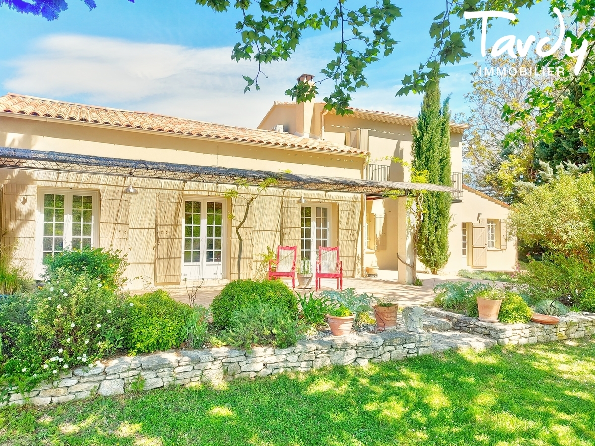 Maison de caractre - village  pied - 84 160 LOURMARIN - Lourmarin