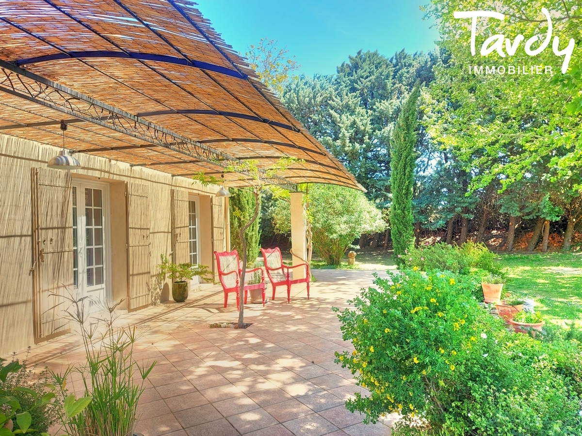 Maison de caractre - village  pied - 84 160 LOURMARIN - Lourmarin