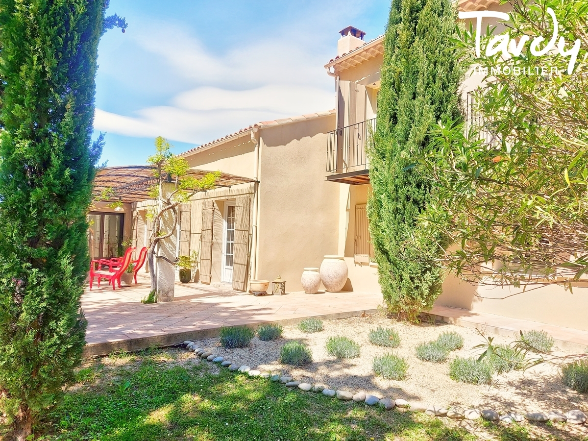 Maison de caractre - village  pied - 84 160 LOURMARIN - Lourmarin