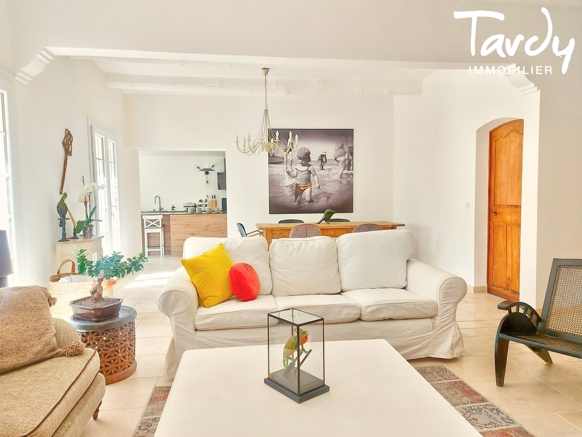 Maison de caractre - village  pied - 84 160 LOURMARIN - Lourmarin