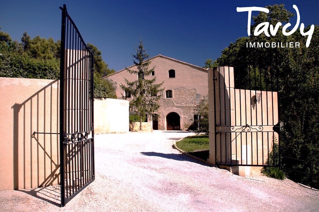 Domaine du 17 me avec dpendances - Nord d'AIX EN PROVENCE - Aix-en-Provence