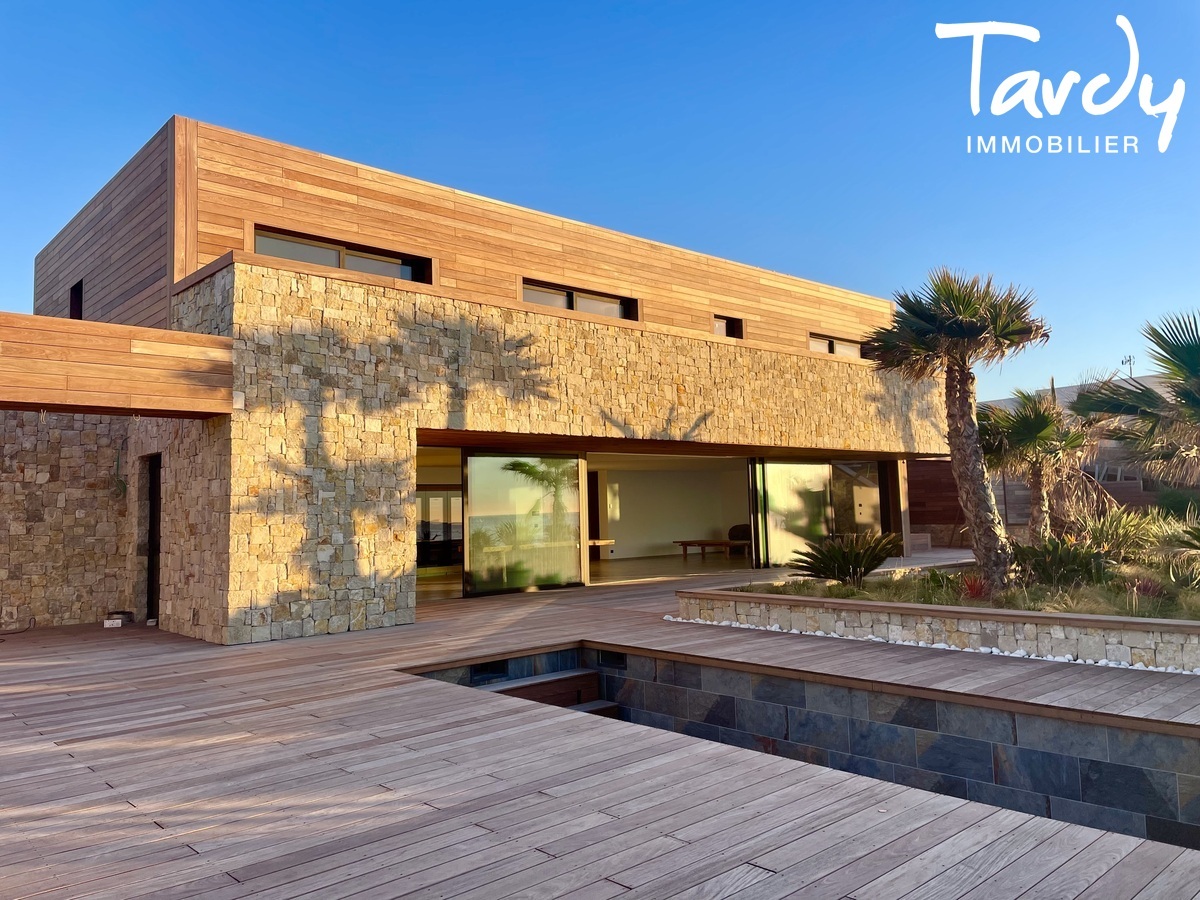 Pieds dans leau, proche port et commerces - 83110 SANARY-SUR-MER  - Sanary-sur-Mer