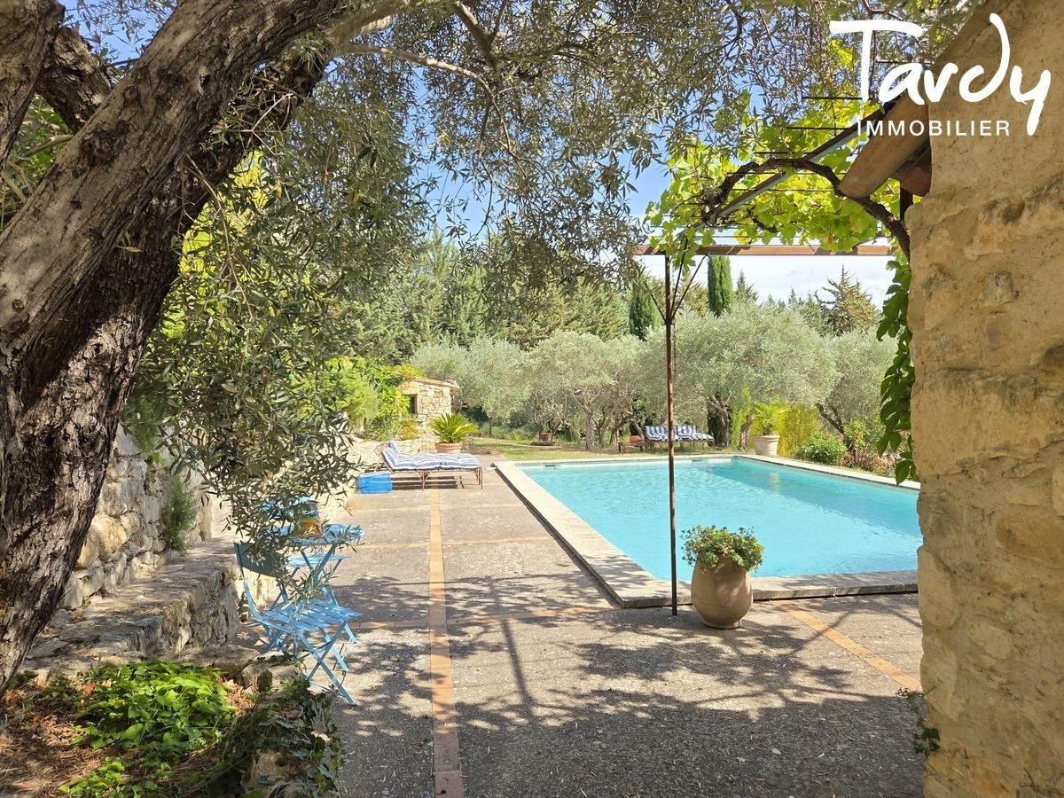 Maison ancienne - proche centre village - 84160 LOURMARIN - Lourmarin