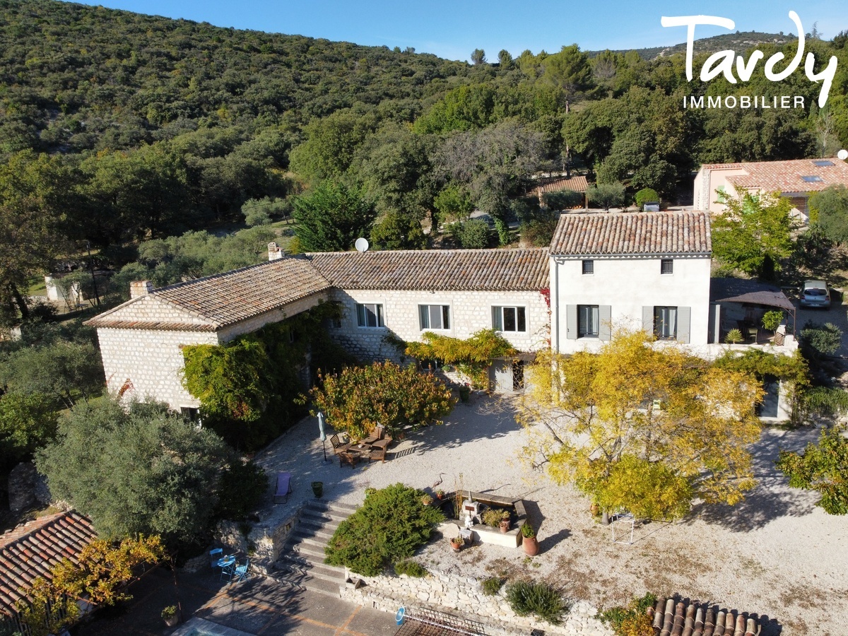 Maison ancienne - proche centre village - 84160 LOURMARIN - Lourmarin
