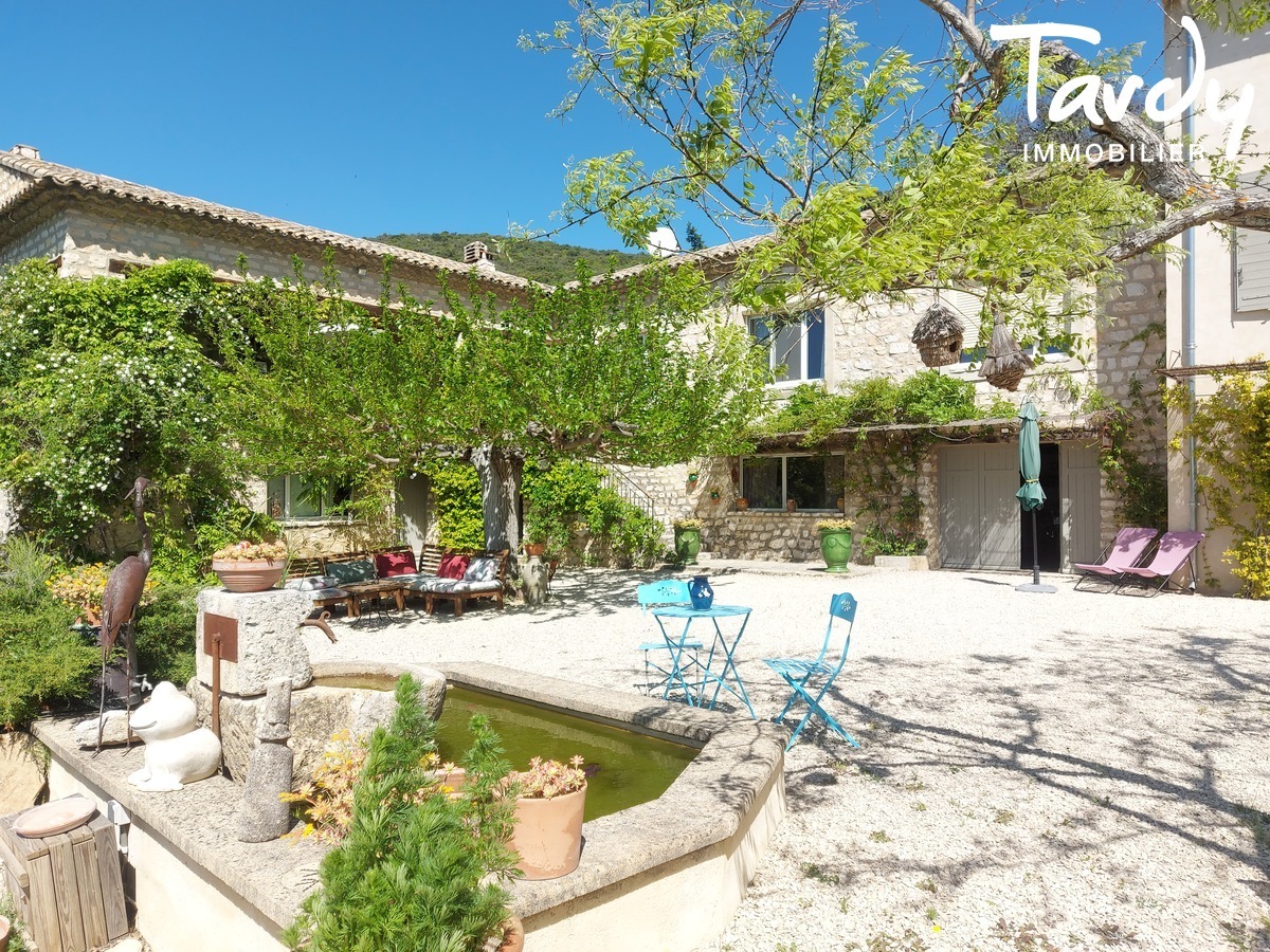 Maison ancienne - proche centre village - 84160 LOURMARIN - Lourmarin