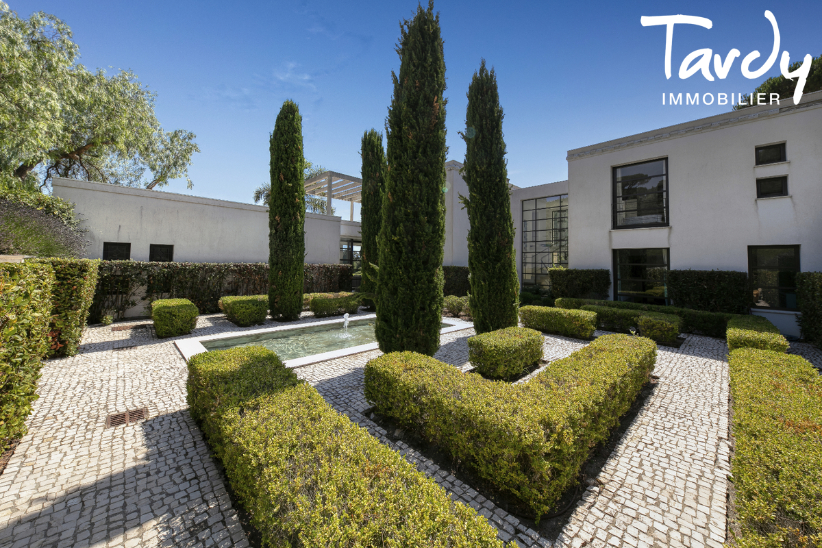 Maison d'architecte - Vue mer , proche mer - 83990 SAINT-TROPEZ  - Ramatuelle