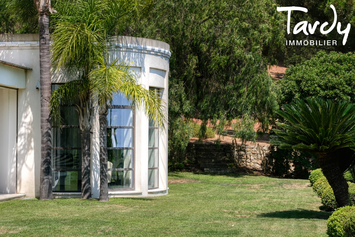 Maison d'architecte - Vue Mer au calme - 83990 SAINT-TROPEZ - Saint-Tropez