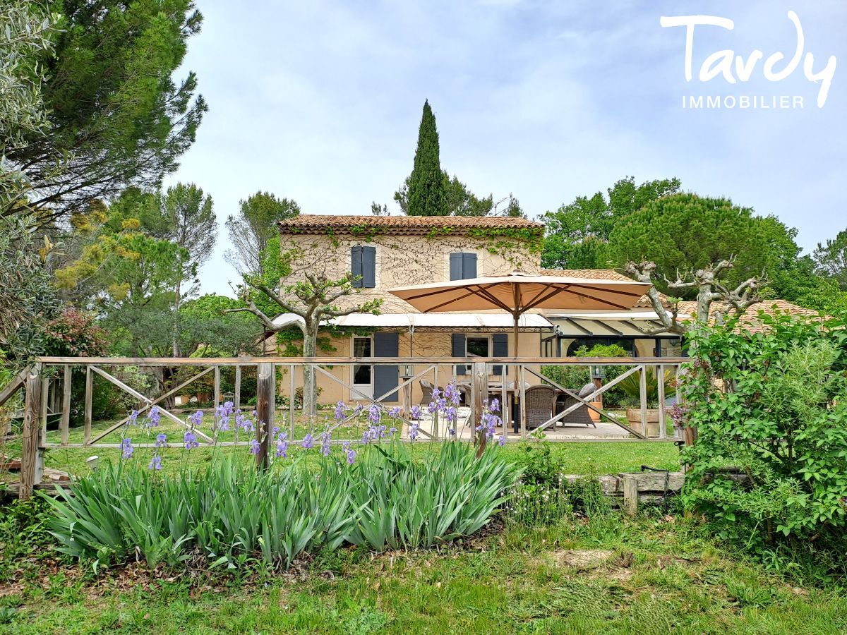 Maison de caractre -1 hectare de terrain - 13 100 AIX EN PROVENCE - Aix-en-Provence