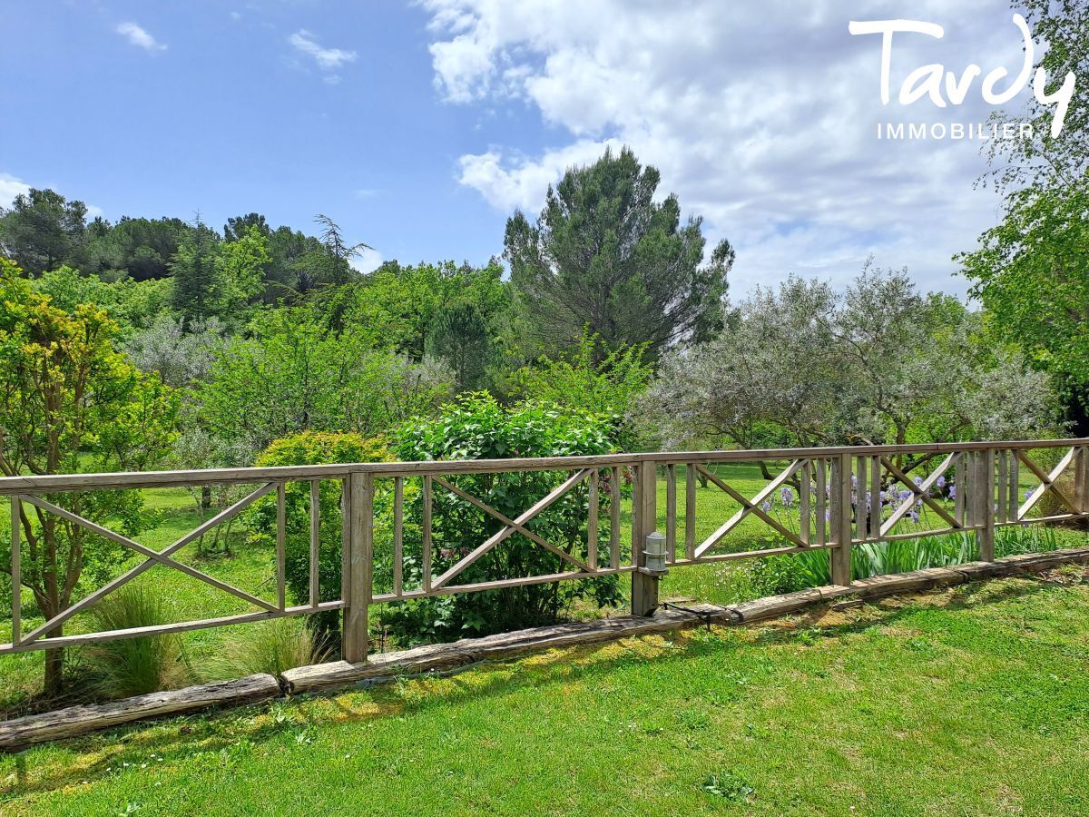 Maison de caractre -1 hectare de terrain - 13 100 AIX EN PROVENCE - Aix-en-Provence