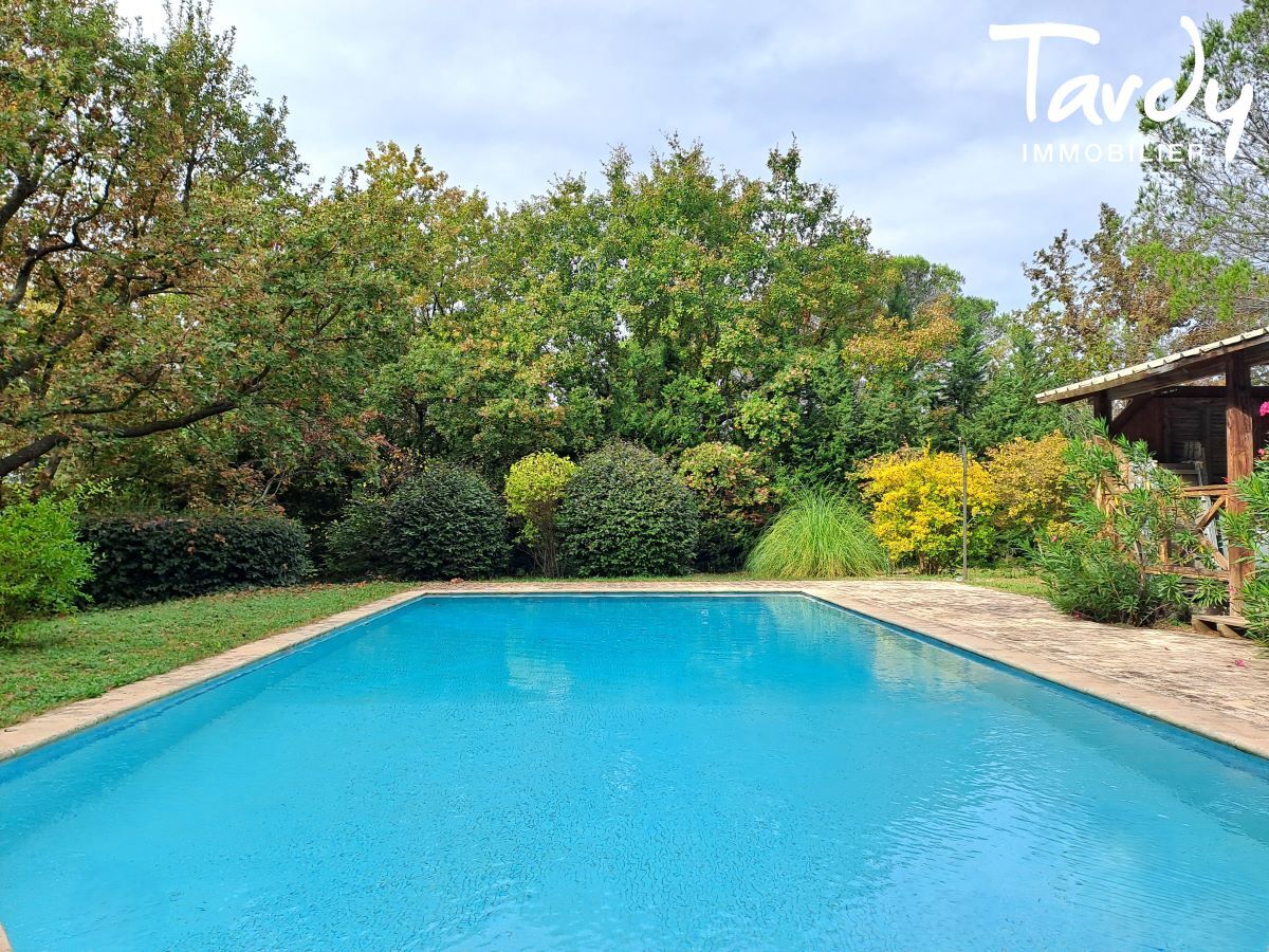 Maison de caractre -1 hectare de terrain - 13 100 AIX EN PROVENCE - Aix-en-Provence