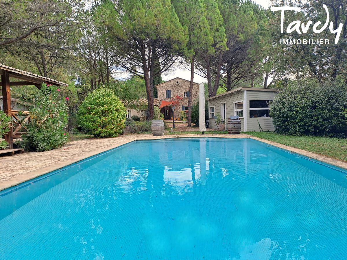 Maison de caractre -1 hectare de terrain - 13 100 AIX EN PROVENCE - Aix-en-Provence