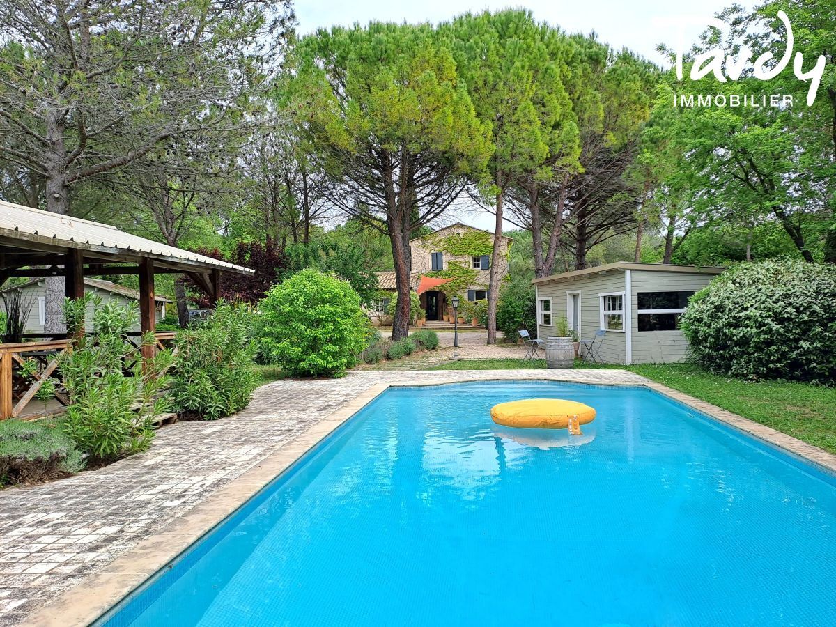 Maison de caractre -1 hectare de terrain - 13 100 AIX EN PROVENCE - Aix-en-Provence