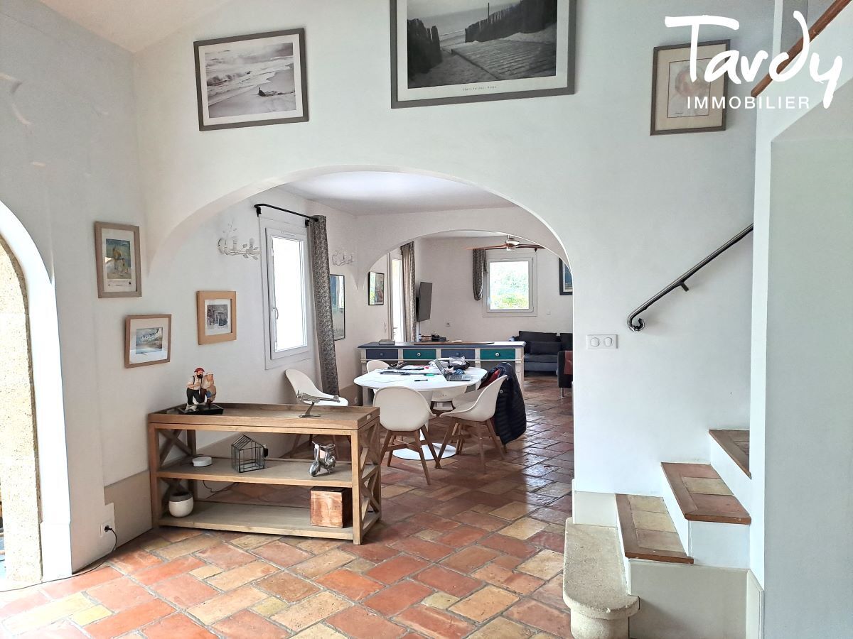 Maison de caractre -1 hectare de terrain - 13 100 AIX EN PROVENCE - Aix-en-Provence