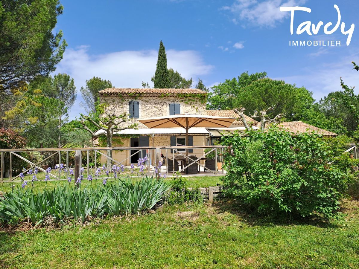 Maison de caractre -1 hectare de terrain - 13 100 AIX EN PROVENCE - Aix-en-Provence