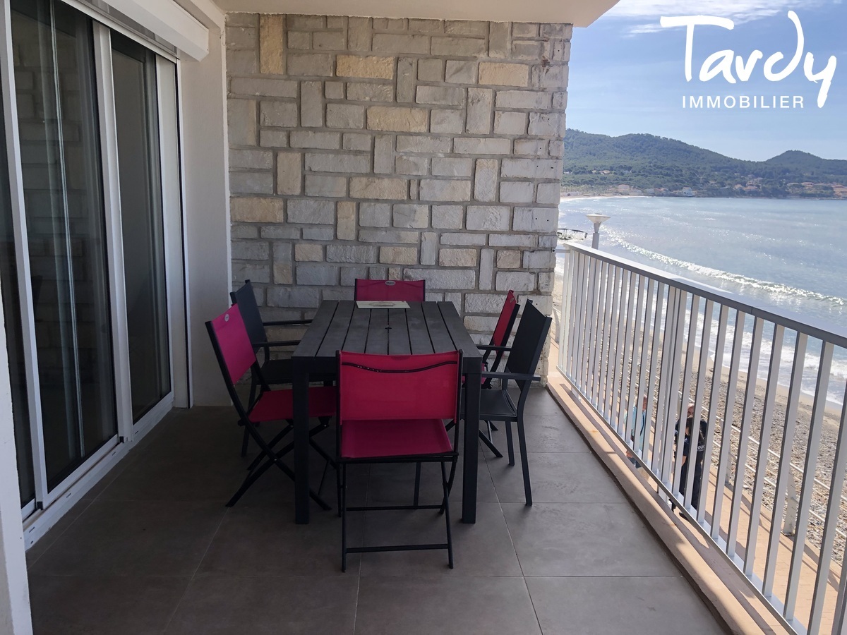 Appartement en front de mer - 83270 SAINT-CYR SUR MER - Saint-Cyr-sur-Mer