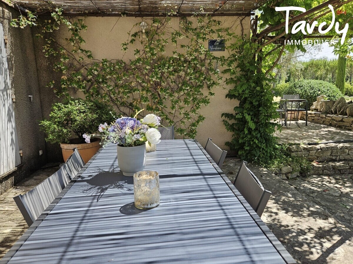Maison familiale sur grand terrain - 84220 GORDES - Gordes