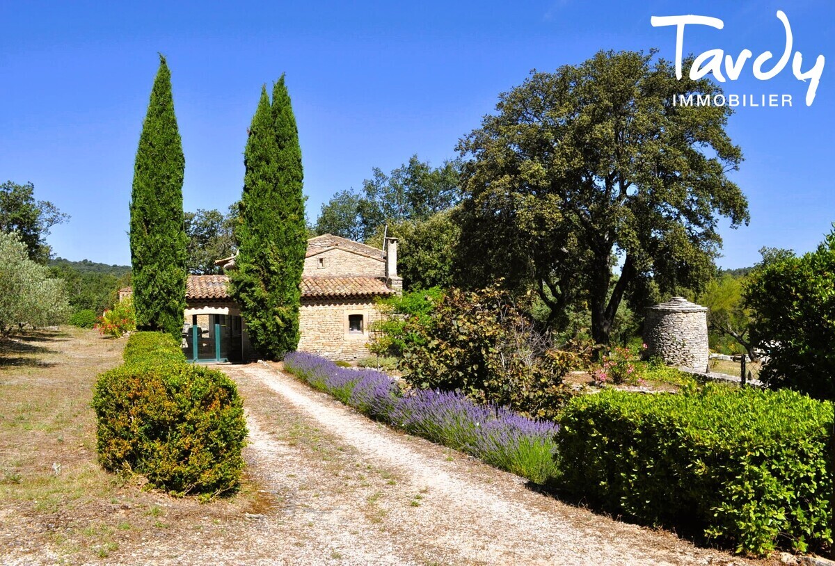 Bergerie dans un lieu magique - 84480 BONNIEUX - Bonnieux - Ferme en pierre dans le Luberon - Tardy-Immobilier
