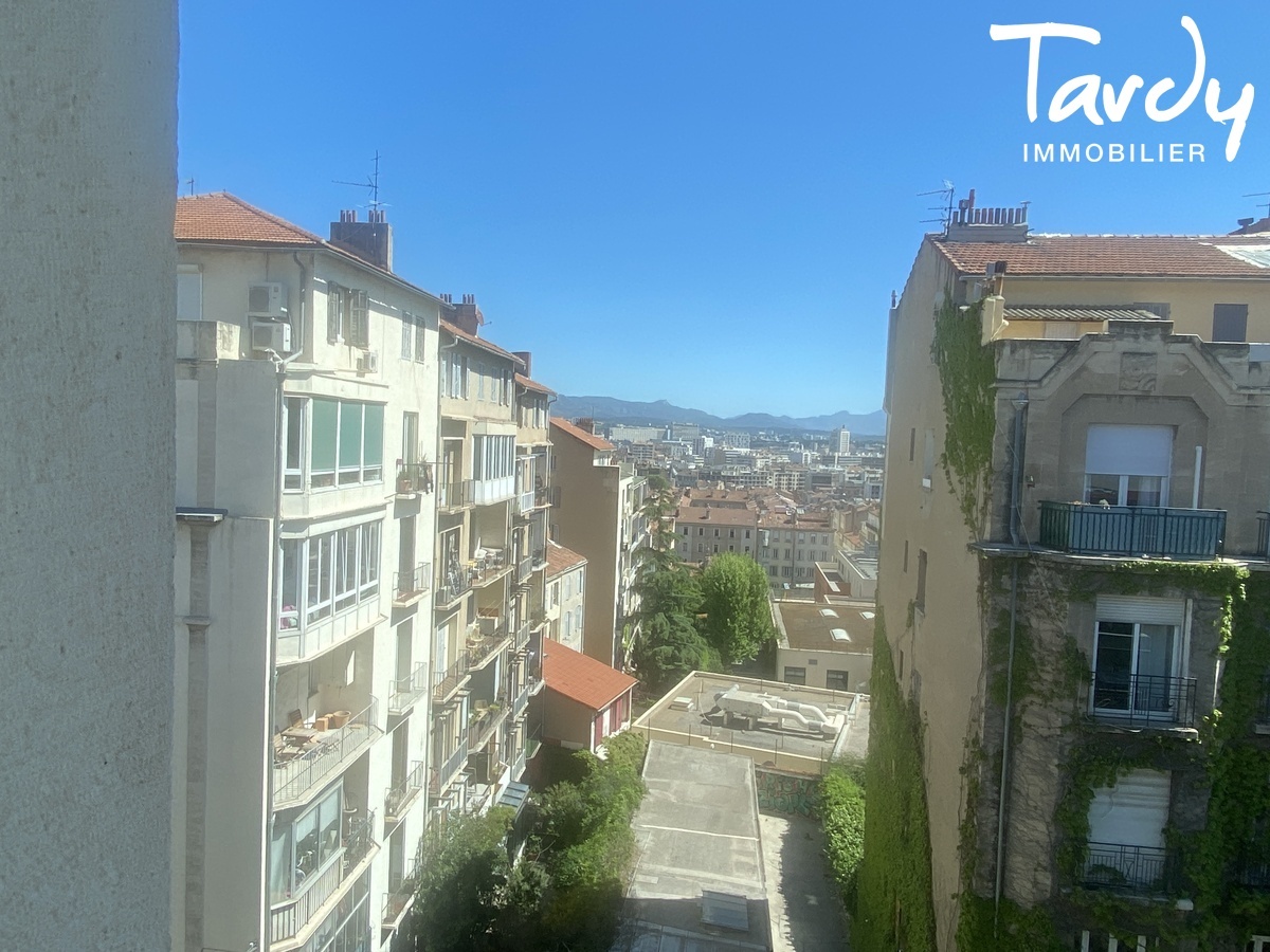 Quartier Vauban - Perier appartement dernier tage - 13006 MARSEILLE - Marseille 6me