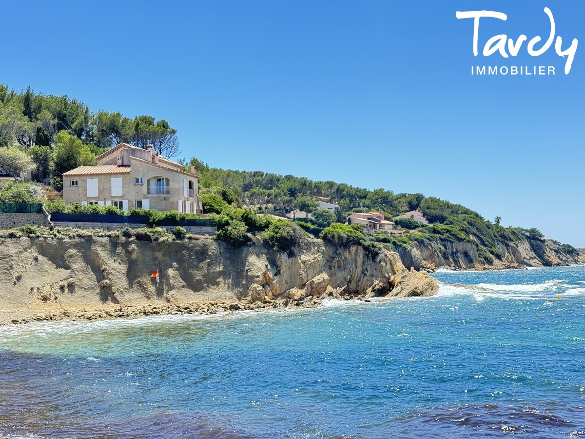 Souvenir d'enfance, les pieds dans l'eau - 83110 SANARY-SUR-MER - Sanary-sur-Mer - Villa pieds dans l'eau Sanary Sur Mer 83110, crique prive