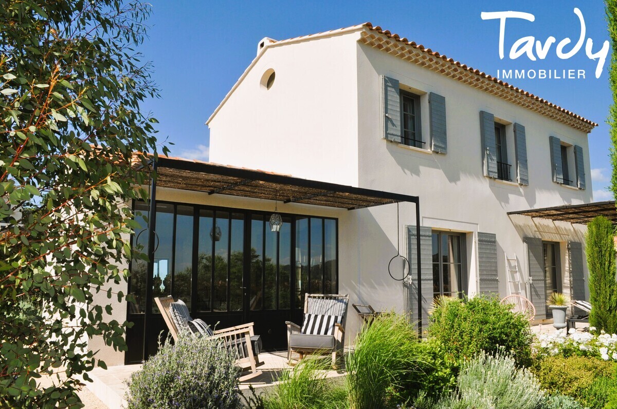 Bastide dans un cadre magnifique et scuris - 84160 PUYVERT - Lourmarin - Villa neuve  pied de Lourmarin - 84160 Lourmarin - Tardy-Immobilier