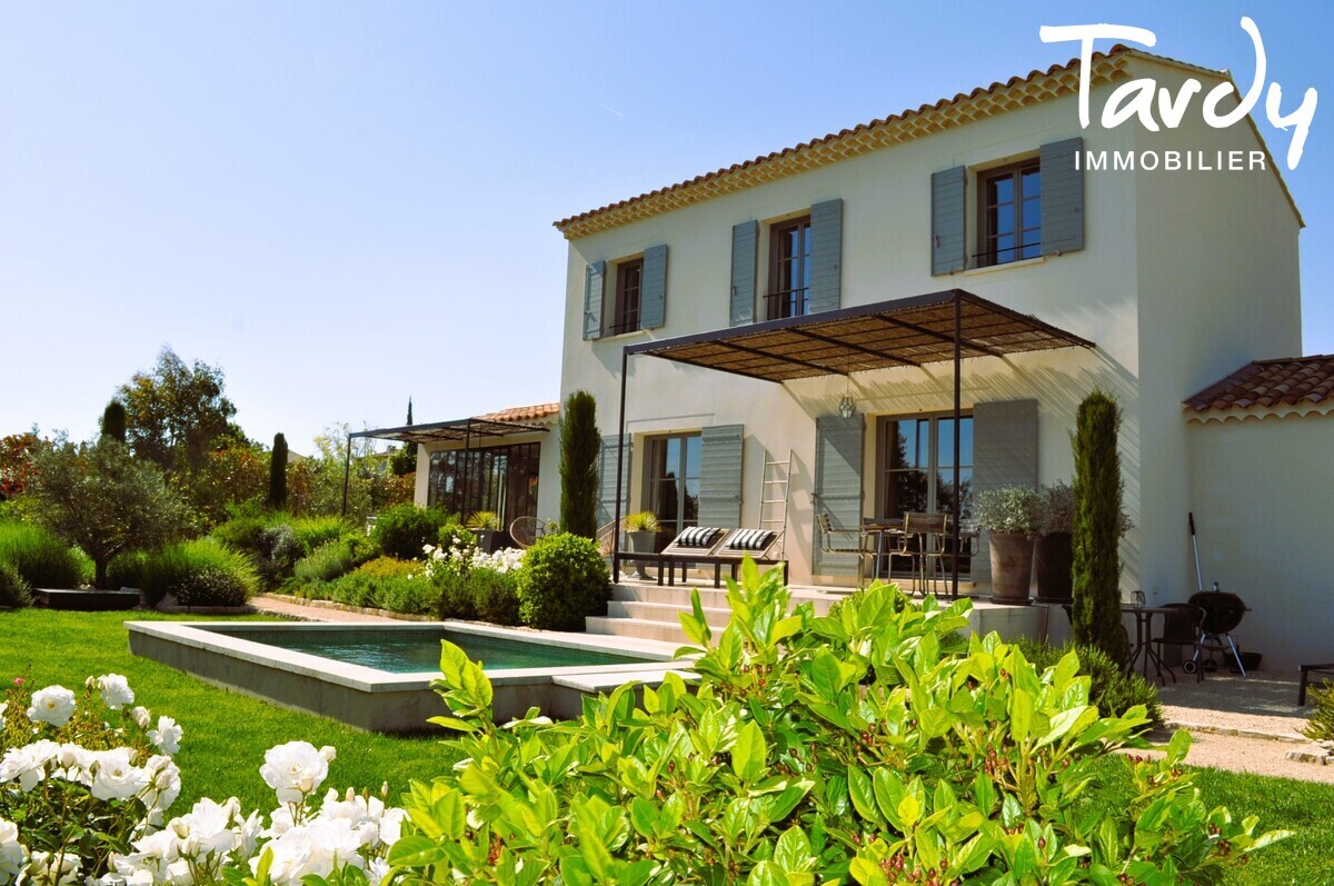 Bastide dans un cadre magnifique et scuris - 84160 PUYVERT - Lourmarin