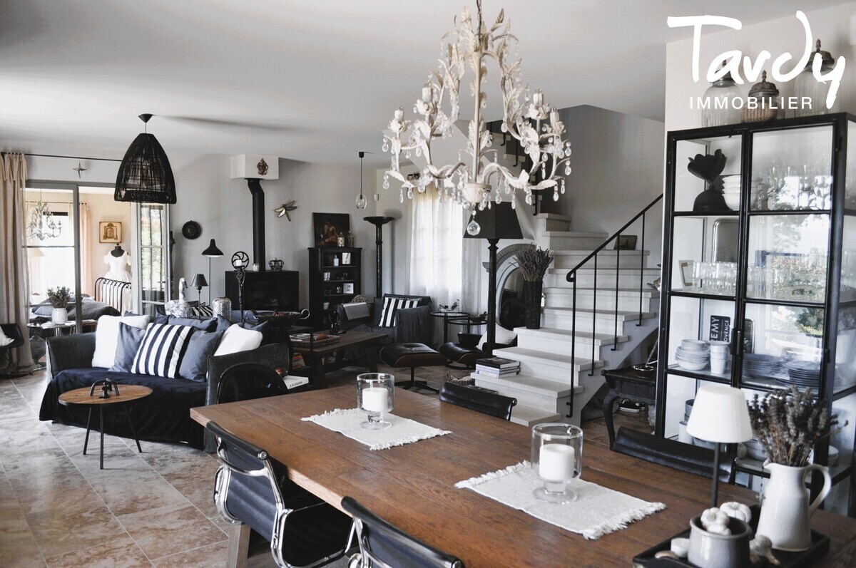 Bastide dans un cadre magnifique et scuris - 84160 PUYVERT - Lourmarin