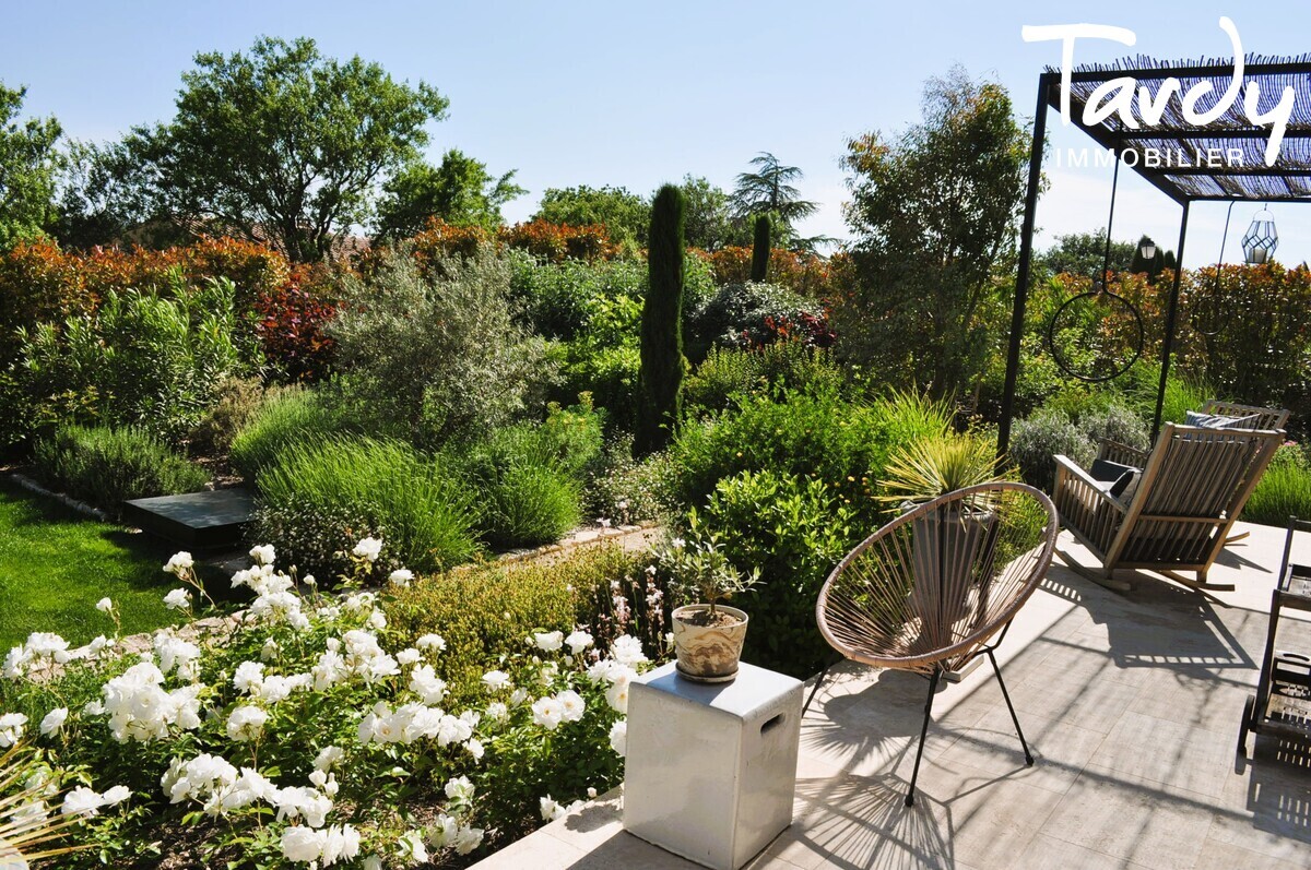 Bastide dans un cadre magnifique et scuris - 84160 PUYVERT - Lourmarin