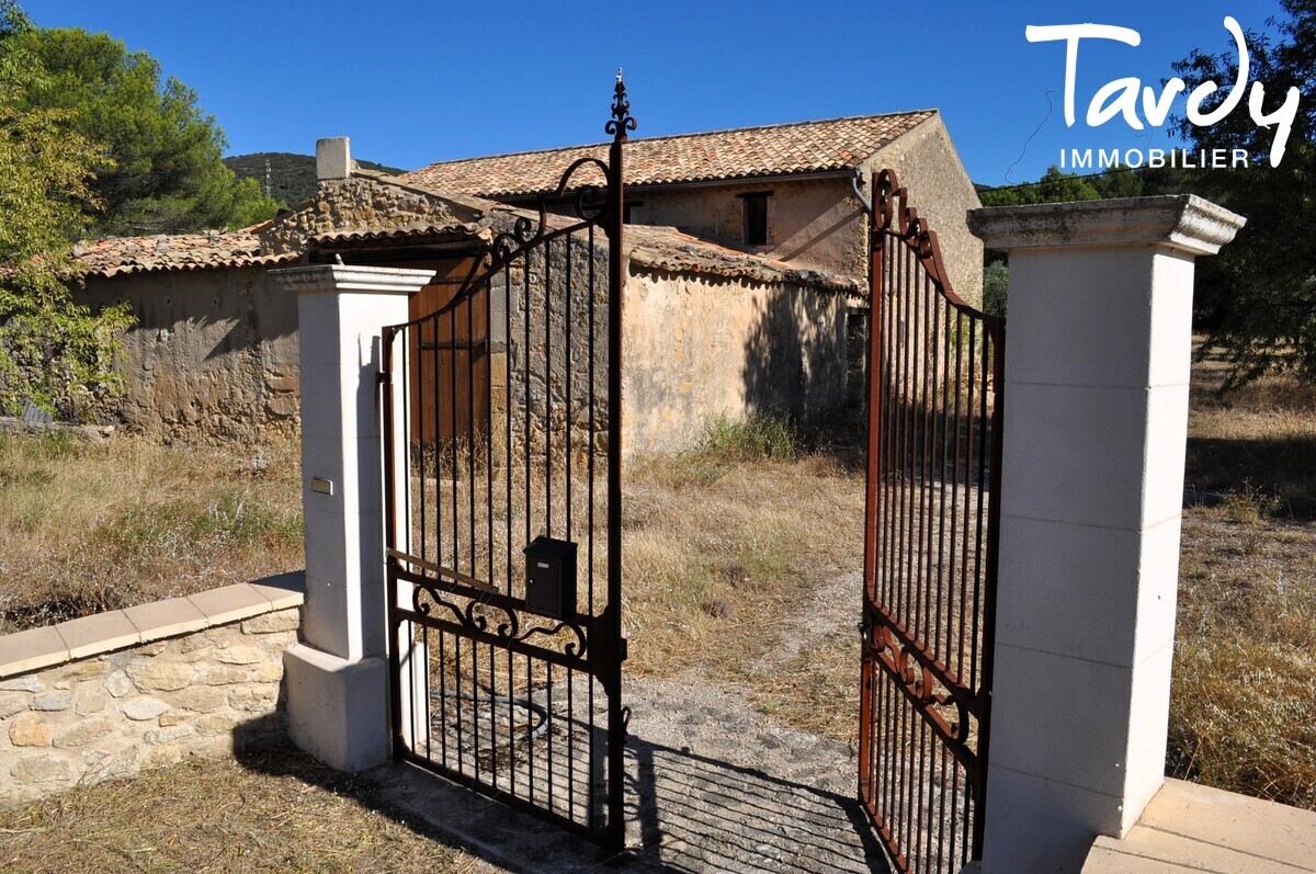 Ferme en pierre  rnover proche Lourmarin - 84360 LAURIS - Lourmarin - Ferme autenthique  rnover - 84160 Lourmarin - Tary-Immobilier