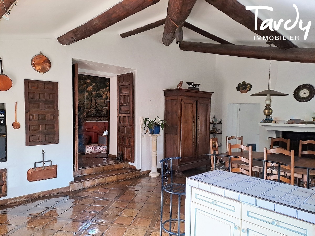 Mas ancien avec maison d'amis - Terrain arbor - 13 100 AIX EN PROVENCE - Aix-en-Provence