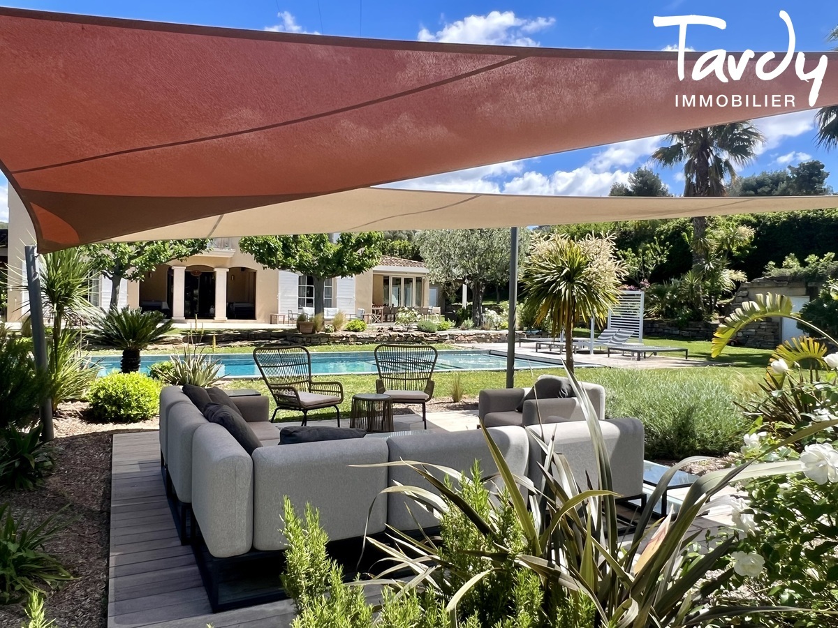Bastide rcente - Vue dgage - 13260 CASSIS - Cassis