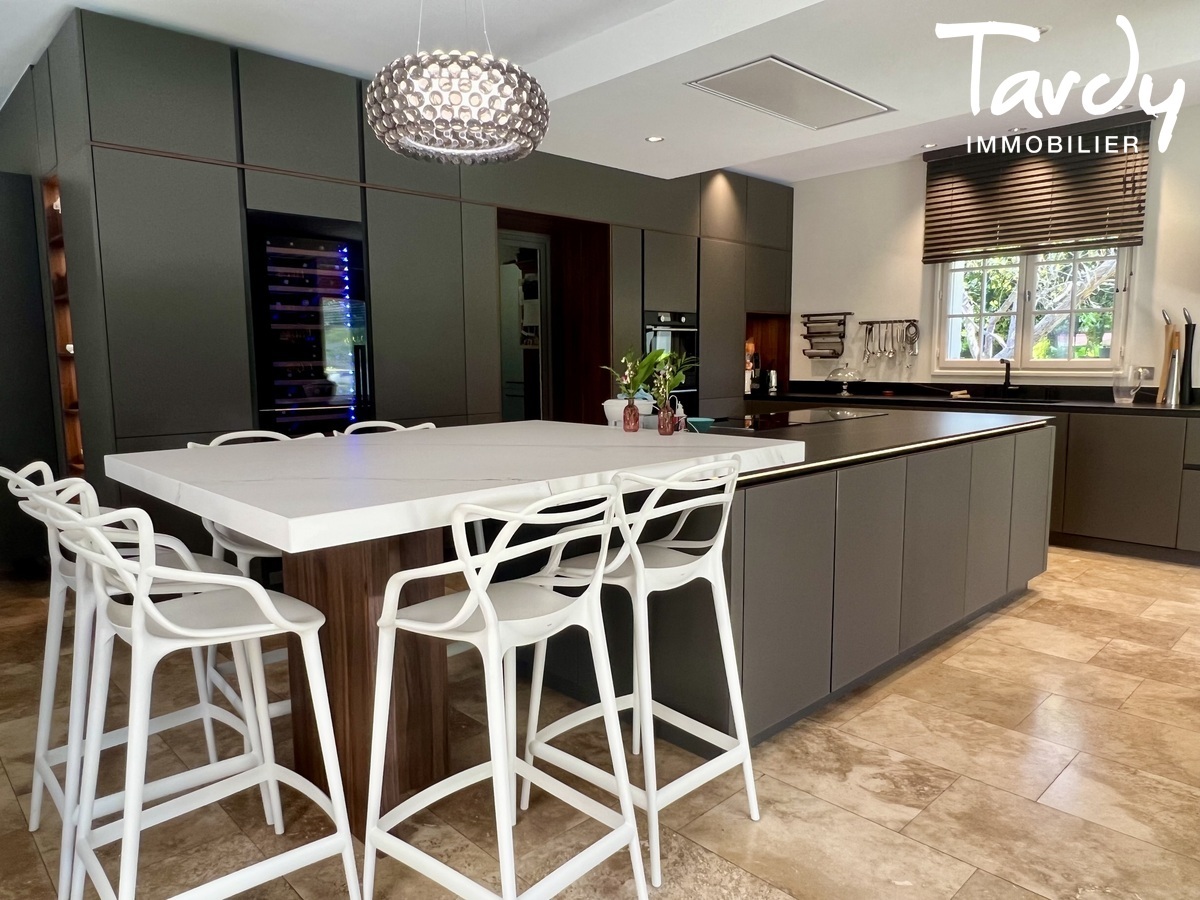 Bastide rcente - Vue dgage - 13260 CASSIS - Cassis