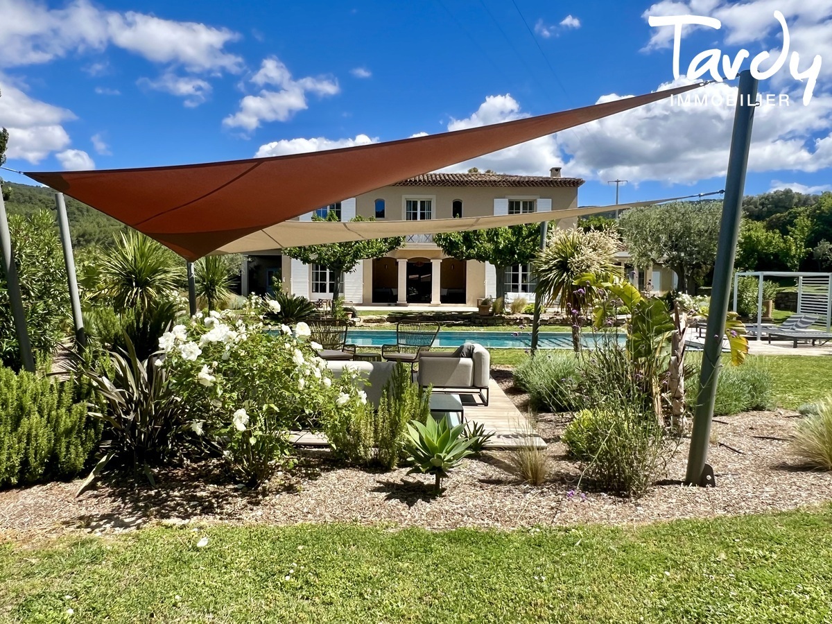 Bastide rcente - Vue dgage - 13260 CASSIS - Cassis