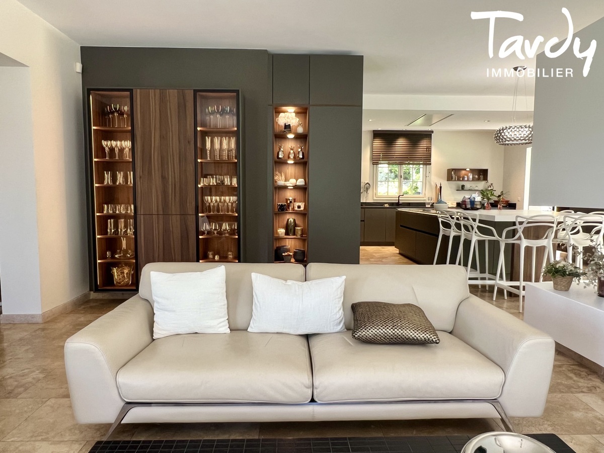 Bastide rcente - Vue dgage - 13260 CASSIS - Cassis