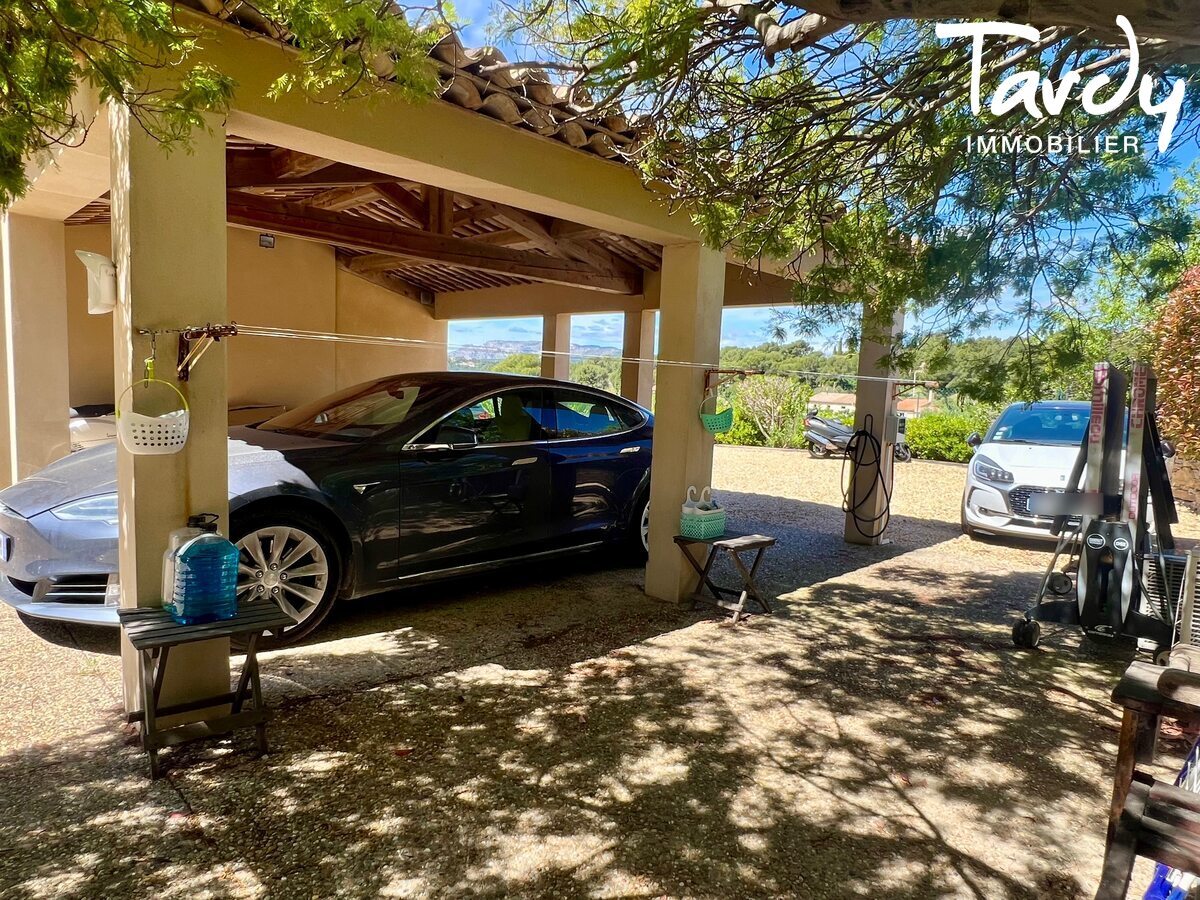 Bastide rcente - Vue dgage - 13260 CASSIS - Cassis
