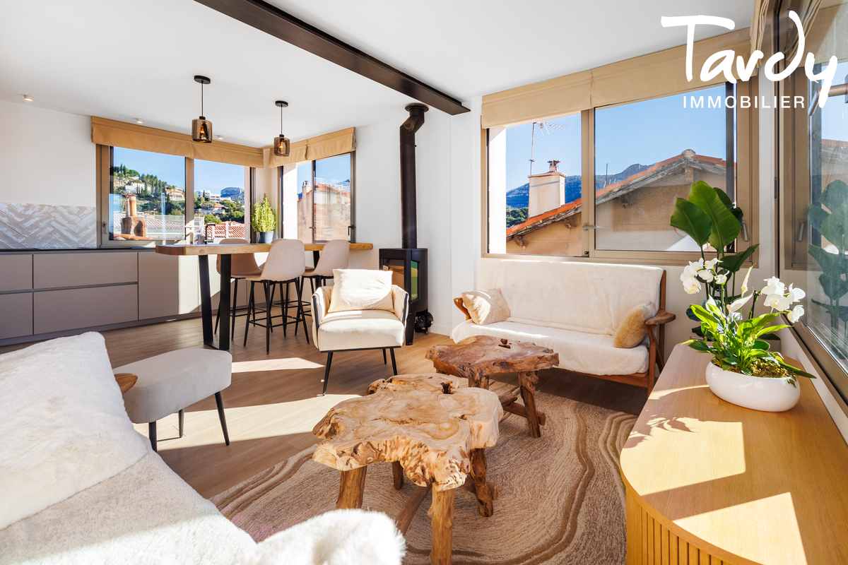 Immeuble proche port, toit terrasse, Vue mer, 2 garages - 13260 CASSIS - Cassis - Immeuble garages 2 voitures vue mer port Cassis tardy Immobilier