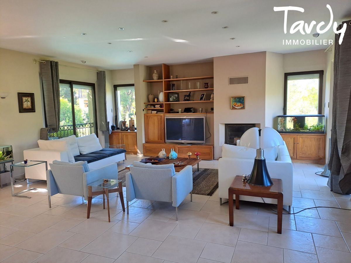 Belle maison avec vue dgage - Campagne - 13 100 AIX EN PROVENCE - Aix-en-Provence
