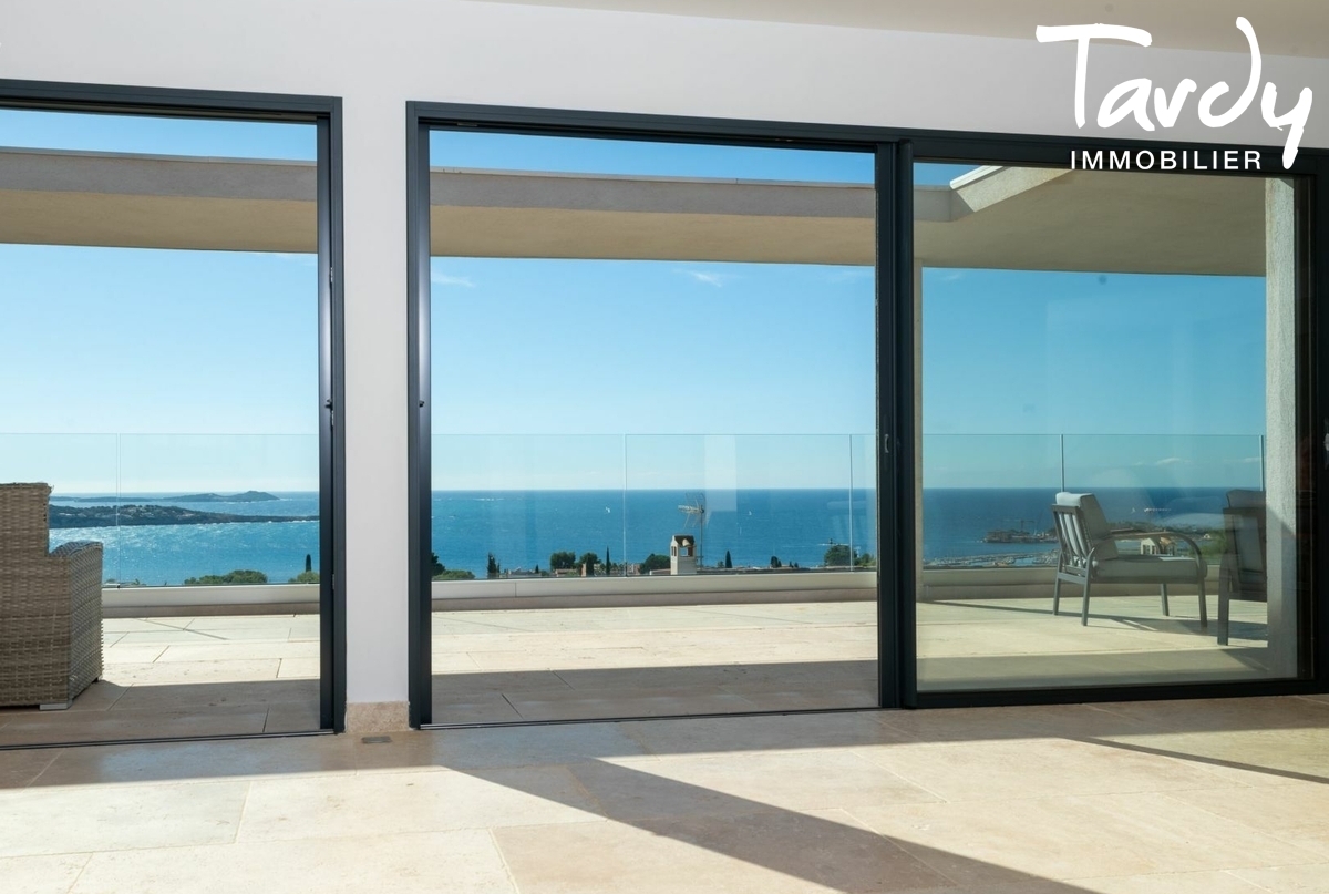 Contemporaine, vue mer panoramique - 83150 BANDOL - Bandol
